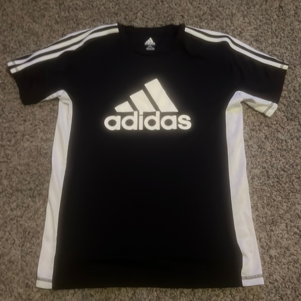 Adidas tee